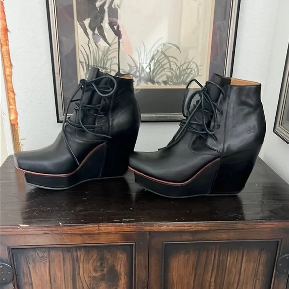 John Fluevog Black Wedge Platform Shoes - Picture 3 of 5